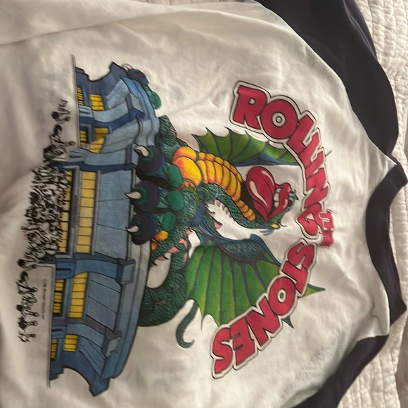 It’s an original vintage Rolling Stones. It was never worn. It’s from 1981. - Picture 1 of 4